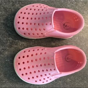 Pink Native Toddler shoes. Size 4